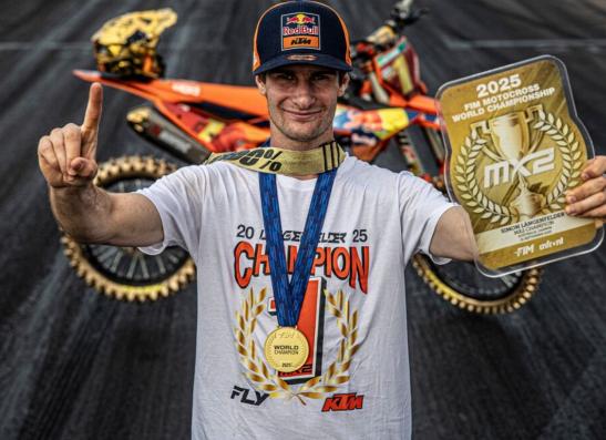 Laengenfelder remporte le championnat du monde MX2 2025 après un Grand Prix d'Australie riche en rebondissements