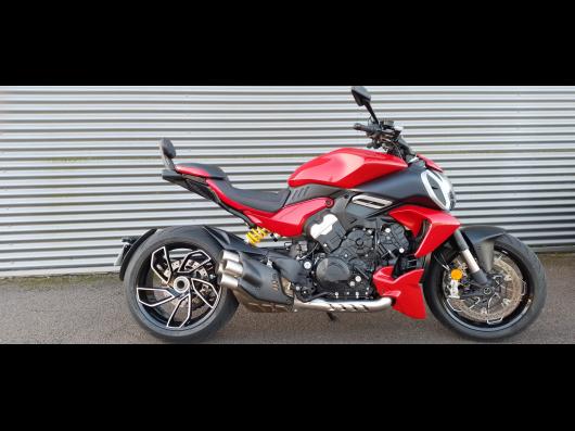 DUCATI DIAVEL V4