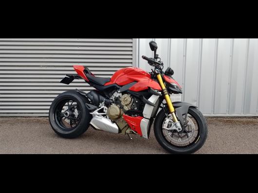 photo-annonce-ducati-streetfighter-v4s_66d2f681eceae020959378.jpg